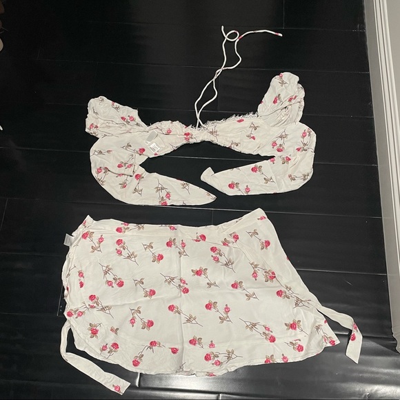 RAT & BOA THE BONITA SET WHITE large crop top skirt roses floral set - Picture 8 of 11